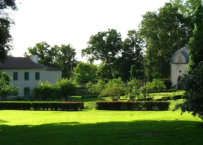 Chateau Du Bourg 3* Perreux